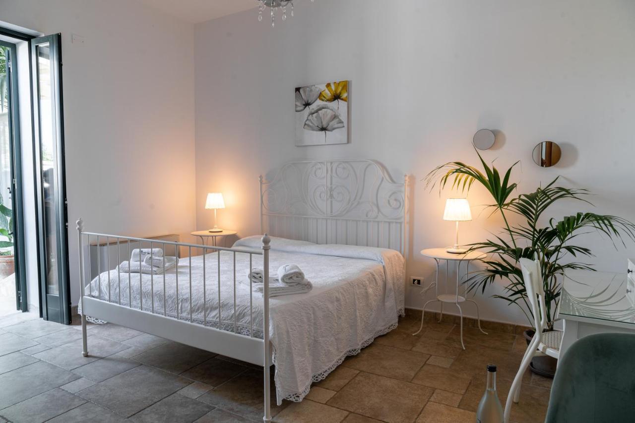 Masseria Agriturismo Il Sorriso Degli Ulivi - Dimora Di Charme Галлиполи Экстерьер фото